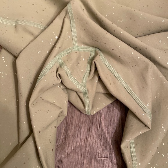 Beyond Yoga High Waisted Alloy Ombre Midi Leggings - Picture 8 of 13